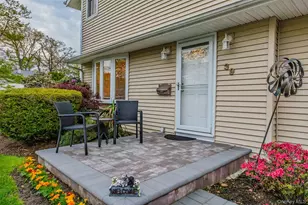 39 Pal St, Plainview, NY 11803 - Photo 4