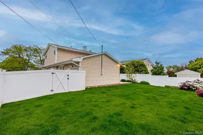 39 Pal Street, Plainview, NY 11803 - Photo 36