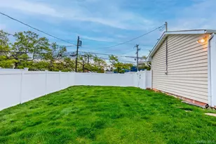39 Pal St, Plainview, NY 11803 - Photo 32