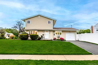39 Pal Street, Plainview, NY 11803 - Photo 2