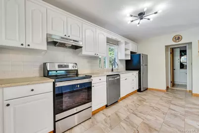 18 Richmond Hill Road, Sound Beach, NY 11789 - Photo 16