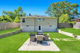 18 Richmond Hill Rd, Sound Beach, NY 11789 - Photo 8