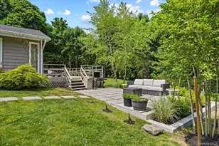 125 Hicks Ln, Great Neck, NY 11024 - Photo 26