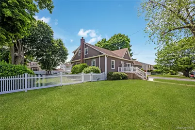 517 Herzel Boulevard, West Babylon, NY 11704 - Photo 2