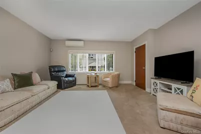 517 Herzel Boulevard, West Babylon, NY 11704 - Photo 4