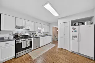 19 Victoria Dr, Newburgh, NY 12550 - Photo 10