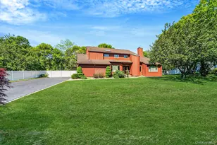 6 Sachem Ct, Farmingville, NY 11738 - Photo 2