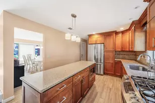 6 Sachem Ct, Farmingville, NY 11738 - Photo 10