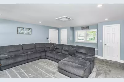2 Vermont Street, Lindenhurst, NY 11757 - Photo 12