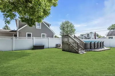 2 Vermont Street, Lindenhurst, NY 11757 - Photo 26
