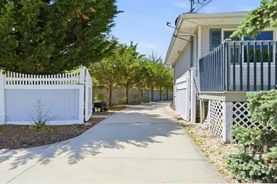 1072 Connetquot Avenue, Central Islip, NY 11722 - Photo 28