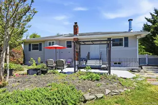 1072 Connetquot Ave, Central Islip, NY 11722 - Photo 30