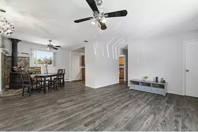 1072 Connetquot Avenue, Central Islip, NY 11722 - Photo 10