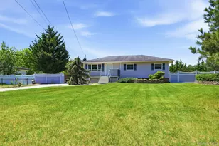 1072 Connetquot Ave, Central Islip, NY 11722 - Photo 2