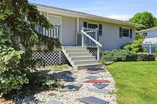 1072 Connetquot Ave, Central Islip, NY 11722 - Photo 4