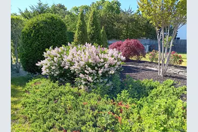 1072 Connetquot Avenue, Central Islip, NY 11722 - Photo 40