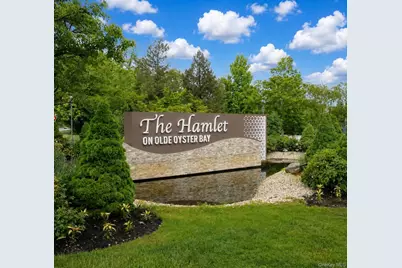 132 Carriage Lane, Plainview, NY 11803 - Photo 2
