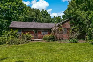 538 Croton Heights Rd, Yorktown Heights, NY 10598 - Photo 2