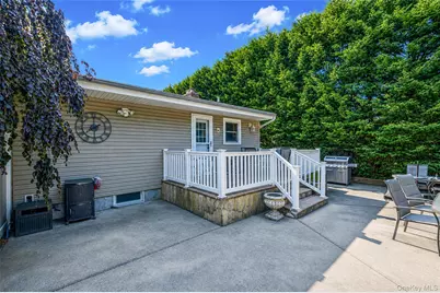 73 Danbury Street, Bay Shore, NY 11706 - Photo 28