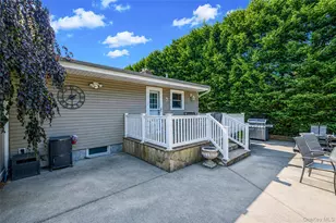 73 Danbury St, Bay Shore, NY 11706 - Photo 28