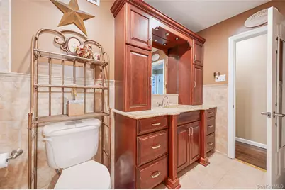 73 Danbury Street, Bay Shore, NY 11706 - Photo 18