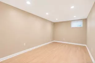 73 Danbury St, Bay Shore, NY 11706 - Photo 24