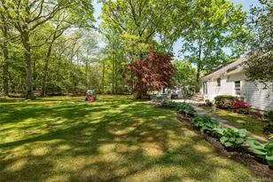 179 Dix Hills Rd, Dix Hills, NY 11746 - Photo 28