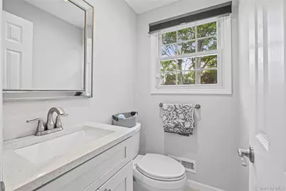 25 Gerald Lane, Plainview, NY 11803 - Photo 12