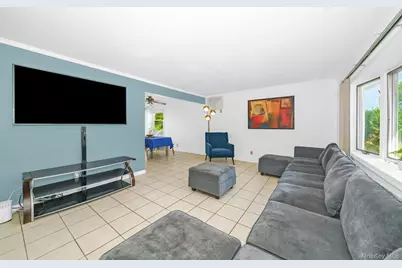 87 E Fenimore Street, Valley Stream, NY 11580 - Photo 6