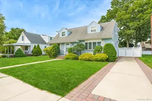 87 E Fenimore St, Valley Stream, NY 11580 - Photo 2