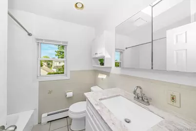 87 E Fenimore Street, Valley Stream, NY 11580 - Photo 24
