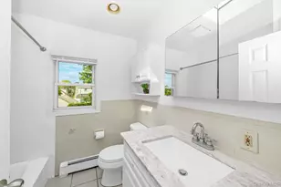 87 E Fenimore St, Valley Stream, NY 11580 - Photo 24