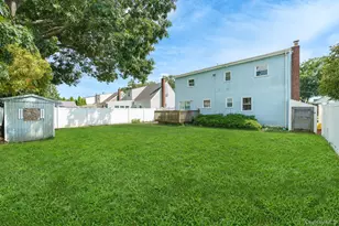 87 E Fenimore St, Valley Stream, NY 11580 - Photo 28