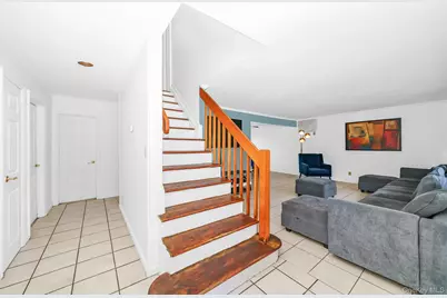 87 E Fenimore Street, Valley Stream, NY 11580 - Photo 8