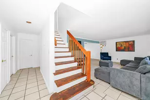 87 E Fenimore St, Valley Stream, NY 11580 - Photo 8