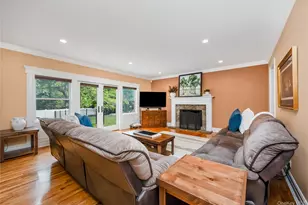 154 A Stony Hollow Rd, Greenlawn, NY 11740 - Photo 12