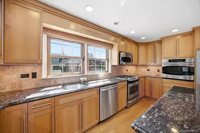 98-19 160th Avenue, Howard Beach, NY 11414 - Photo 8