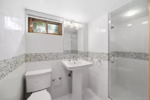 98-19 160th Ave, Howard Beach, NY 11414 - Photo 20