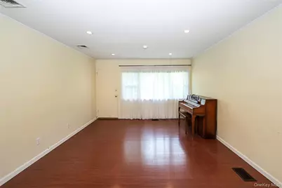12 Ronan Road, Glen Cove, NY 11542 - Photo 6