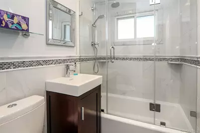 12 Ronan Road, Glen Cove, NY 11542 - Photo 22