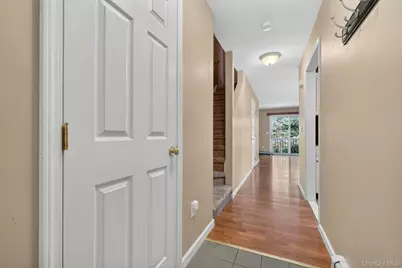 300 West Street #8, Mount Kisco, NY 10549 - Photo 4