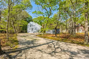 37 Blue Jay Way, East Hampton, NY 11937 - Photo 4