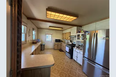 16 Kopf Street, Brentwood, NY 11717 - Photo 2