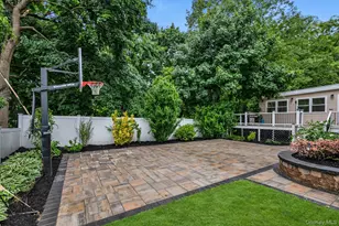 18 Pine Dr N, Roslyn, NY 11576 - Photo 24