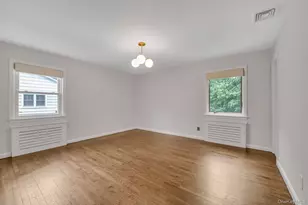 18 Pine Dr N, Roslyn, NY 11576 - Photo 10