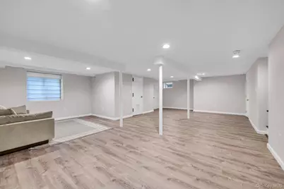 18 Pine Drive N, Roslyn, NY 11576 - Photo 18