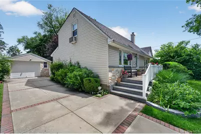 84 Wilson Boulevard, New Hyde Park, NY 11040 - Photo 30