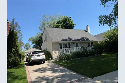 84 Wilson Boulevard, New Hyde Park, NY 11040 - Photo 2