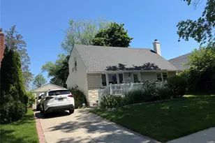 84 Wilson Blvd, New Hyde Park, NY 11040 - Photo 2