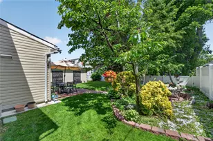 84 Wilson Blvd, New Hyde Park, NY 11040 - Photo 16